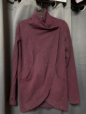 Lululemon burgundy wrap